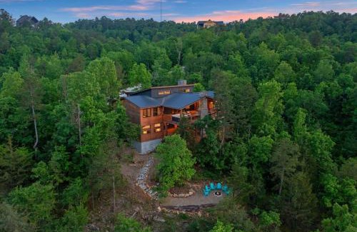 Broken Bow House | Luxury Retreat in Broken Bow w Forest Views