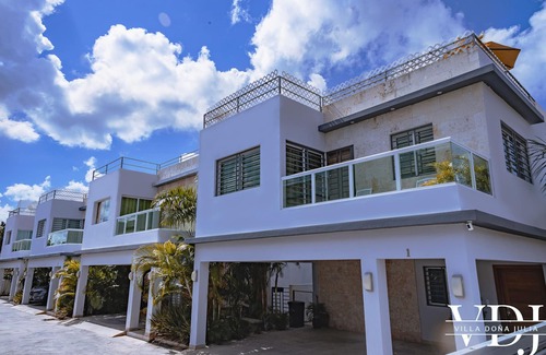La Romana Apartment | Luxury Rooftop Pool private secure Villa