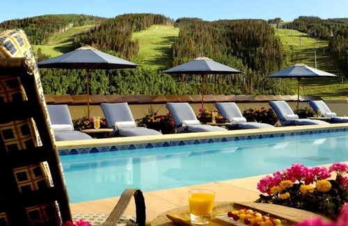 Vail Apartment | Luxury Room + Access Rooftop Hot Tubs & Lap Pool