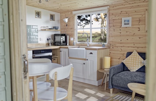 Chysauster Cabin | Luxury Scandi Cabin On A Hill, With Stunning Views Across Cornwall >NEAR ST IVES
