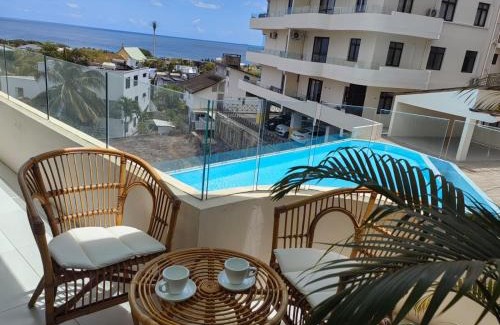 Flic-en-Flac Apartment | Luxury Seaview Apartment Flic en Flac CFF07