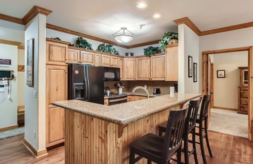 Four O'Clock Condo | Luxury Ski-in/ski-out - Blocks From Downtown