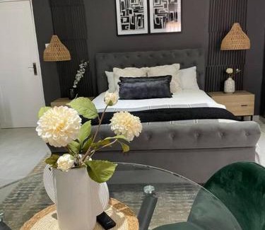 Greater Johannesburg Metropolitan Area Apartment | Luxury Soweto Haven