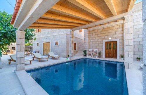 Milna (Brac) Villa | Luxury Stone Villa Nevija with heated pool