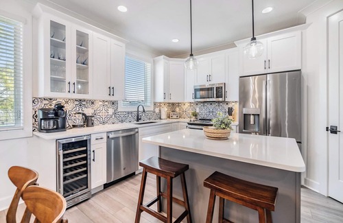 Tampa Heights House | Luxury Stylish 3BR Oasis - Downtown Tampa Retreat