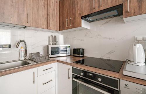 Wola Apartment | Luxury & Stylish Apartment in Wola Warsaw, Balcony