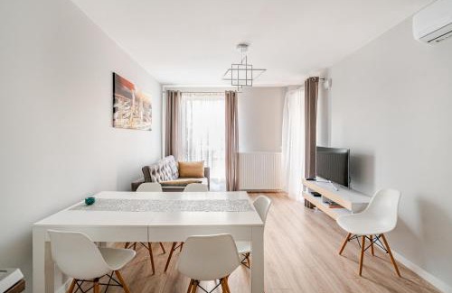 Wola Apartment | Luxury & Stylish Apartment in Wola Warsaw, Balcony