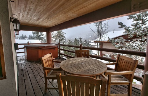 Deer Valley Apartment | Luxury Three Bedroom Suite with Two Hot Tubs 3 Apartment Hotel by RedAwning