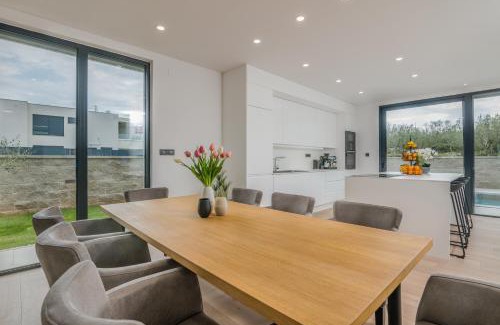 Milcetici Villa | Luxury Villa Weiss - Malinska - Heated Pool - Central floor heating in Winter - Osmosis System in kitchen