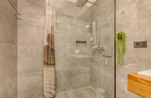 Milcetici Villa | Luxury Villa Weiss - Malinska - Heated Pool - Central floor heating in Winter - Osmosis System in kitchen