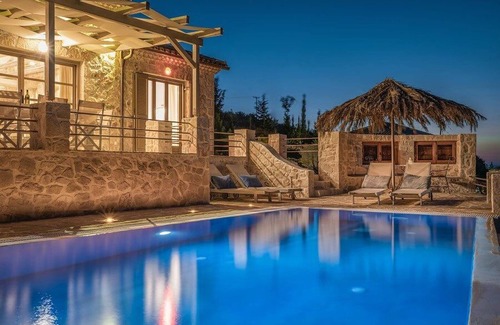 Korithi Villa | Luxury Zakynthos Villa |Moore Villa | 8 Guests - 4 Bed | Agios Nikolaos