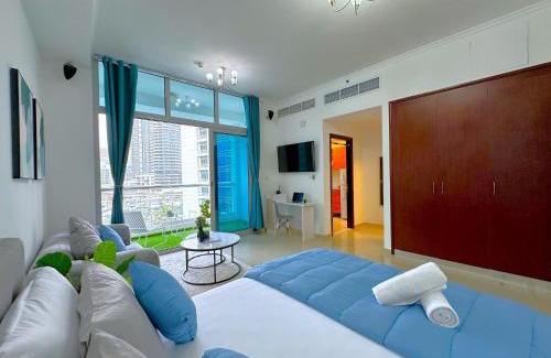 Dubai Marina Apartment | Lxury Brand New Studio w/Balcony and Marina View