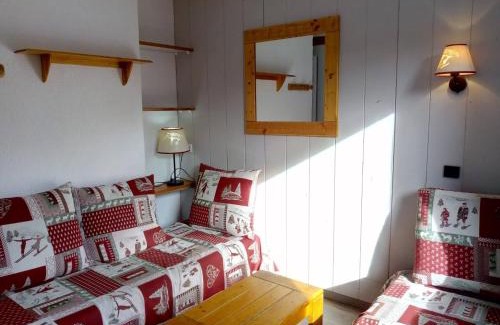 Meribel-Mottaret Apartment | Méribel: Appartement 3 pièces avec mezzanine, balcon, accès direct aux pistes - FR-1-355-186