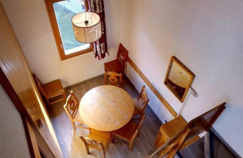 Meribel-Mottaret Apartment | Méribel: Appartement 3 pièces avec mezzanine, balcon, accès direct aux pistes - FR-1-355-186