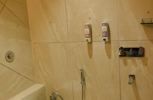 Mathura Hotel | M D Farms & Resorts
