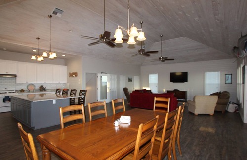 Grand Isle House | M&M Camp is a 4 bedroom suite beachfront with a beautiful beach view