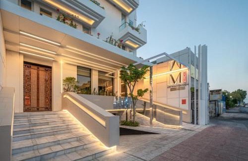 Phu Nhuan Hotel | M Village Nguyễn Kiệm - Cosmo Airport Hotel