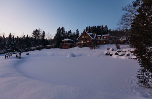 Sainte-Lucie-des-Laurentides Ski Chalet | Manoir du Canard Summ
