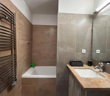 Saint-Laurent-de-la-Cabrerisse Villa | Maison T3 avec spa