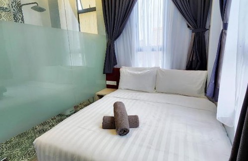 Downtown George Town Hotel | Mac Hotel by Sky Hive