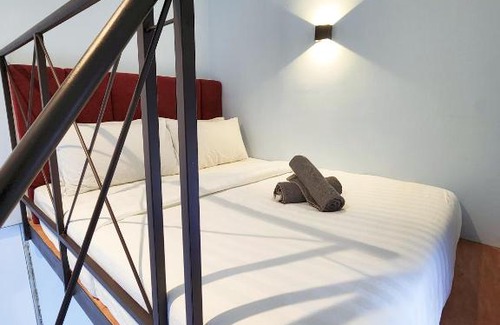 Downtown George Town Hotel | Mac Hotel by Sky Hive