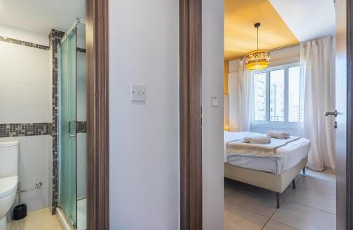 Larnaca City Centre Apartment | Made with love 1-BR Apt By Finikoudes Beach