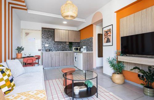 Larnaca City Centre Apartment | Made with love 1-BR Apt By Finikoudes Beach