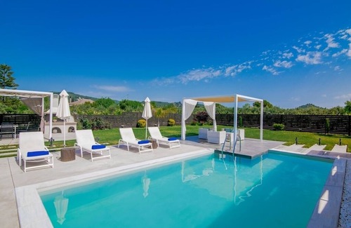 Vanato Villa | Madini Luxury Villa with free Pool Heating