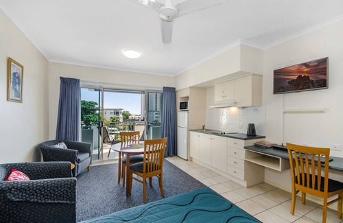North Ward Apartment | Madison Ocean Breeze