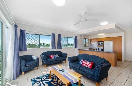 North Ward Apartment | Madison Ocean Breeze