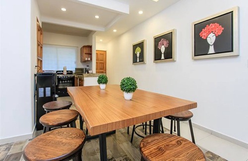 Downtown Condo | Magic PH &Private Pool by Tripintravel