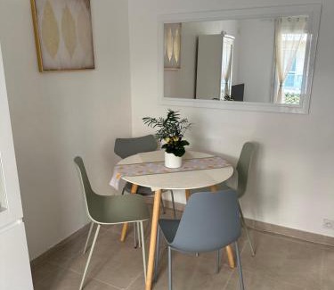 Antibes Old Town Apartment | Maginifique T2 au cœur d Antibes avec parking