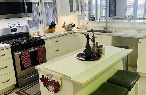 St. Ann's Bay House | Magnesium Seaview
