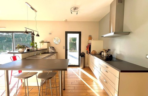 Saint-Pee-sur-Nivelle Villa | Magnificent 4-bedroom architect-designed family villa with swimming pool, in a quiet location