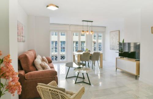 Perchel Sur Apartment | Magnificent- 2Bd 2Bth- City Center