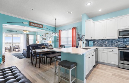 Palm Coast Condo | Magnificent 5th Floor Corner Condo 955 overlooking the lake at Cinnamon Beach