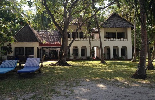 Msambweni Villa | Magnificent Beachfront House with Private Pool in Tropical Gardens