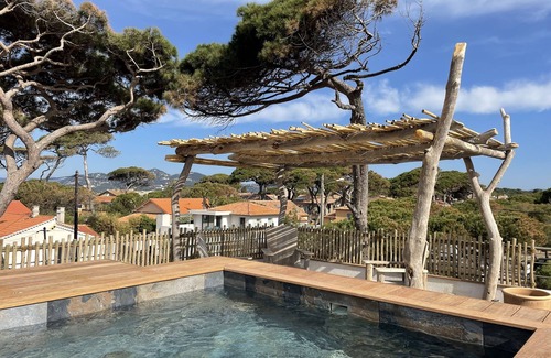 La Capte House | Magnificent house in a seaside village with mini rooftop pool