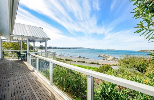 Encounter Bay House | Magnificent Views Over the Bay