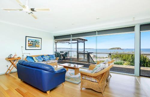 Encounter Bay House | Magnificent Views Over the Bay