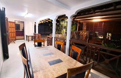Pointe-Noire House | Magnifique maison créole, 3 chambres, vue mer