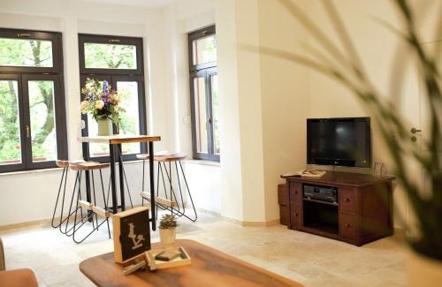 Eisenach Apartment | Magnolia Suite
