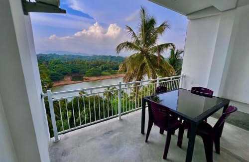 Gurudeniya Hotel | Mahaweli View Inn