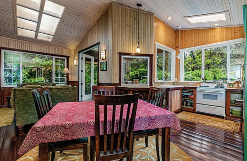 Volcano House | Maile Treehouse in Volcano, Hawaii is "Magical!"