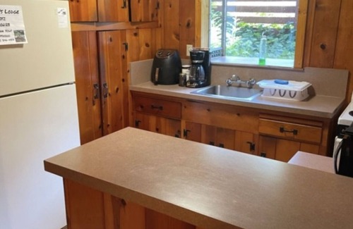 Boulder Creek Cabin | Main House - Masoods Lodge