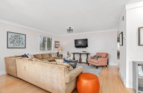 Saugatuck House | Main Stay Cottage