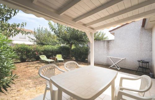 Prunete House | Maison à Cervione Prunete jardin piscine accès direct plage