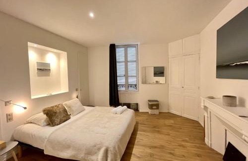 Meursault House | Maison élégante à Meursault avec jardin clos et cheminée