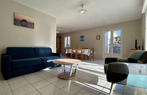 Dolus-d'Oleron House | Maison 3 pièces à Dolus d'Oléron, 6 couchages, jardin, wifi, proche piste cyclable et centre - FR-1-246A-281