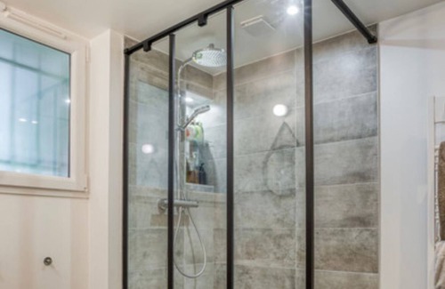 Sucy-en-Brie House | Maison Chaleureuse Avec Jacuzzi à Proximité de la Forêt